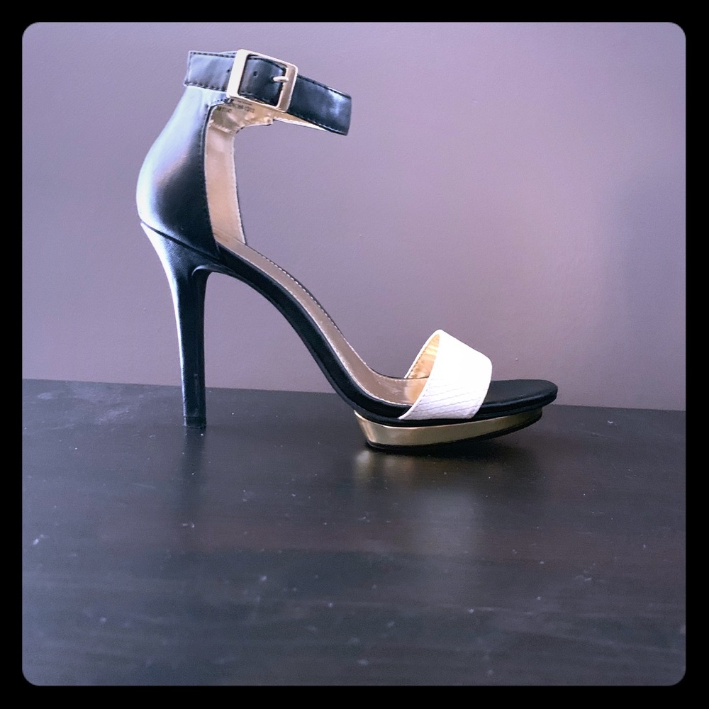 Mossimo heels size 9